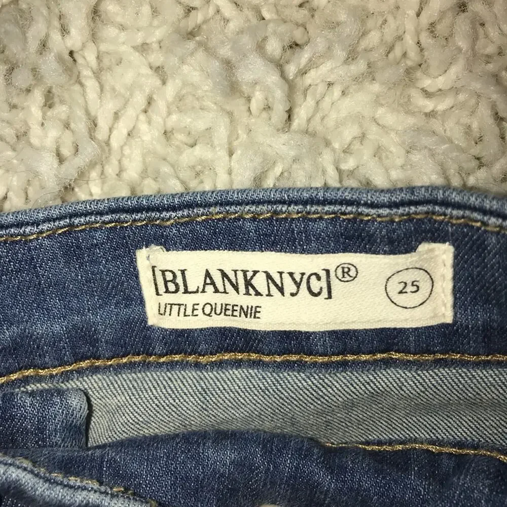 BLANKNYC Women's Little Queenie Denim Shorts 25